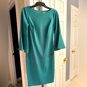 Calvin Klein
3/4 Bell Sleeve Boat Neck Sheath Dress